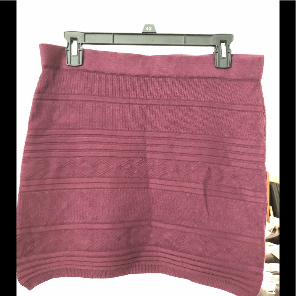 Mini skirt, never worn. Atmosphere design.